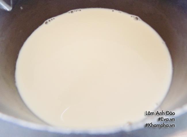 Cứ tưởng khó, hóa ra làm bánh flan mềm, mịn mượt như da em bé lại đơn giản thế này - 4