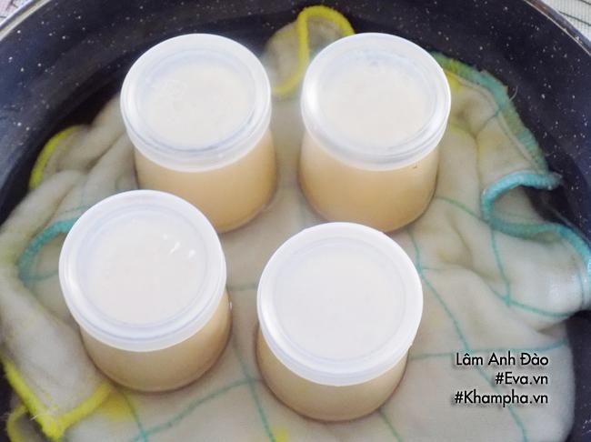 Cứ tưởng khó, hóa ra làm bánh flan mềm, mịn mượt như da em bé lại đơn giản thế này - 9