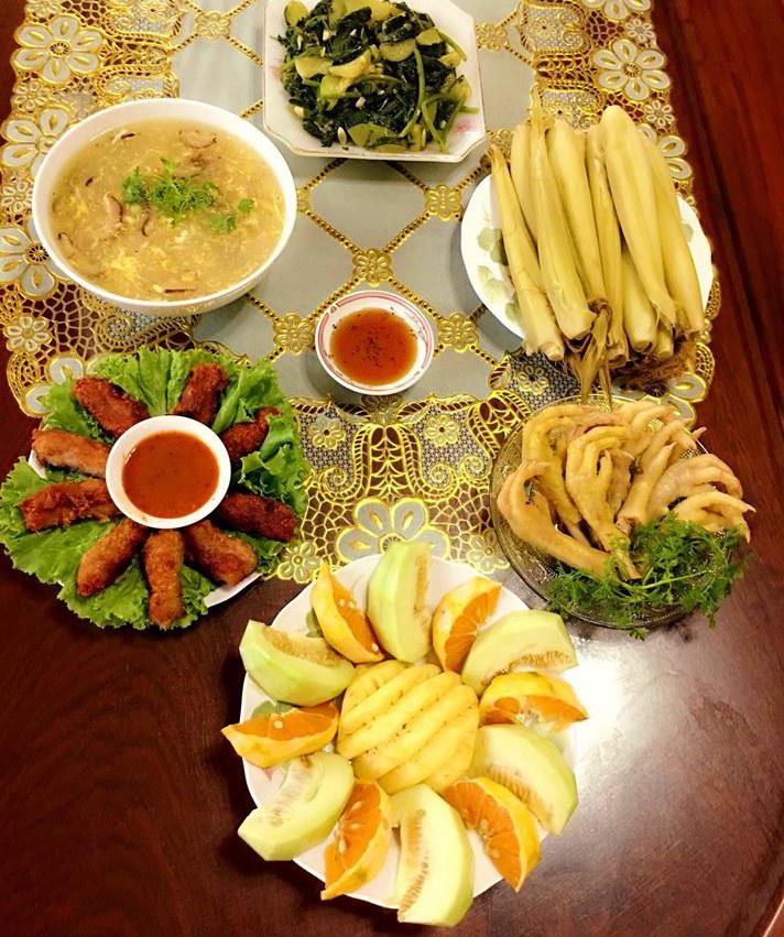 Dâu đảm 3 con miệt mài vào bếp nấu ăn làm hài lòng gia đình chồng amp;#34;tứ đại đồng đườngamp;#34; - 3