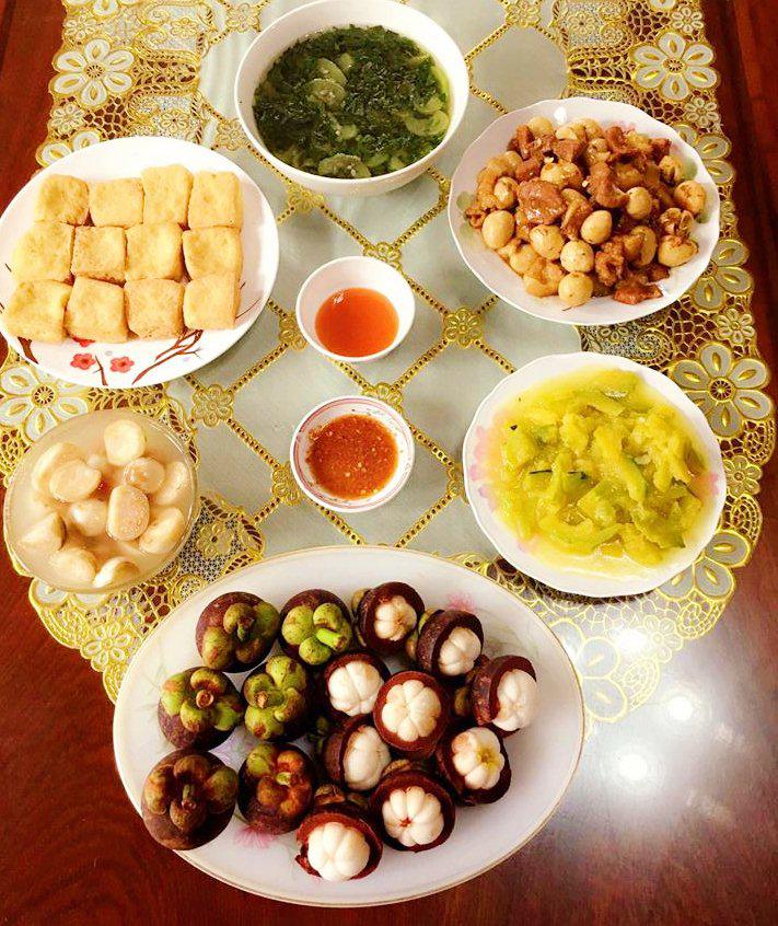 Dâu đảm 3 con miệt mài vào bếp nấu ăn làm hài lòng gia đình chồng amp;#34;tứ đại đồng đườngamp;#34; - 9