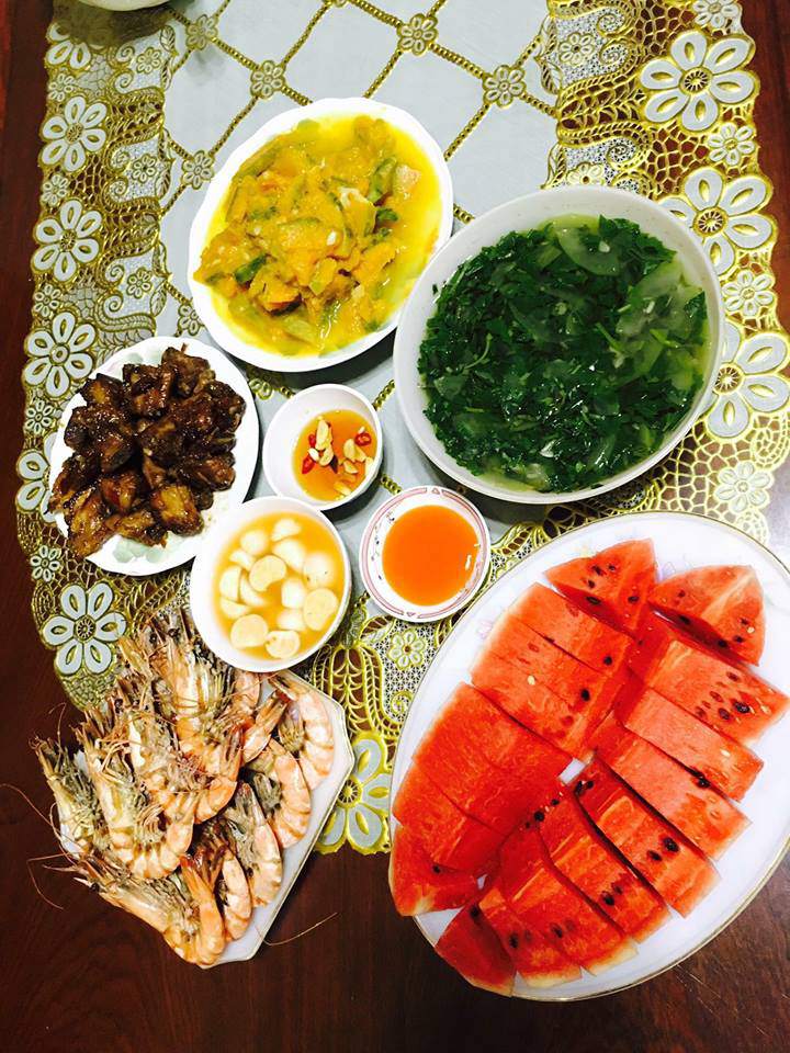 Dâu đảm 3 con miệt mài vào bếp nấu ăn làm hài lòng gia đình chồng amp;#34;tứ đại đồng đườngamp;#34; - 14