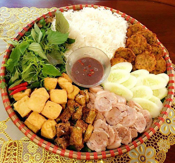 Dâu đảm 3 con miệt mài vào bếp nấu ăn làm hài lòng gia đình chồng amp;#34;tứ đại đồng đườngamp;#34; - 17