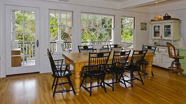 Là tỷ phú giàu thứ 6 thế giới nhưng ông chủ Facebook lại ở căn nhà khiêm tốn không ngờ - 7