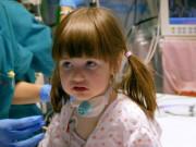 Nuôi con - Kỳ lạ cô bé mắc phải "lời nguyền" cứ ngủ là chết