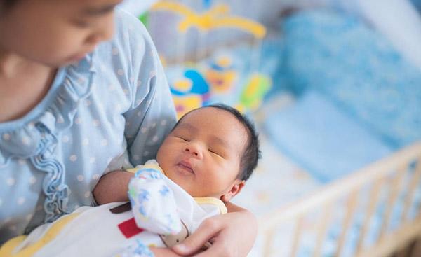 Đừng nghĩ mẹ ích kỷ mới cho con ra ngủ riêng, không thương con, chăm con không làm được đâu! - 3