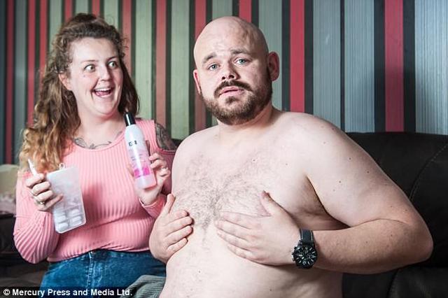 Giận chồng mải ngủ không trông con, vợ amp;#34;trả thùamp;#34; bằng cách hài hước chảy nước mắt - 2