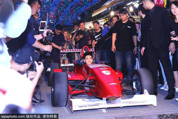 Lâm Chí Dĩnh ra mắt album nhưng amp;#34;cô vợ tàng hìnhamp;#34; và cặp song sinh mới gây chú ý - 3