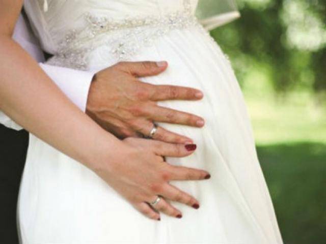 Là phụ nữ, hãy mạnh dạn buông bỏ người đàn ông bảo bạn: Chửa đi rồi cưới