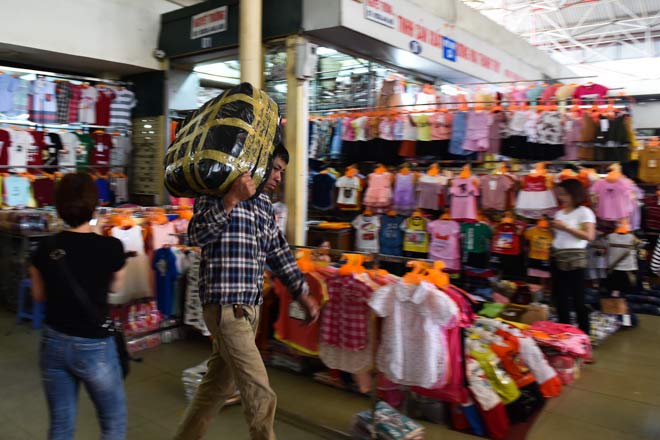 Khám phá ngôi chợ có tuổi đời lâu nhất Thủ đô - 6