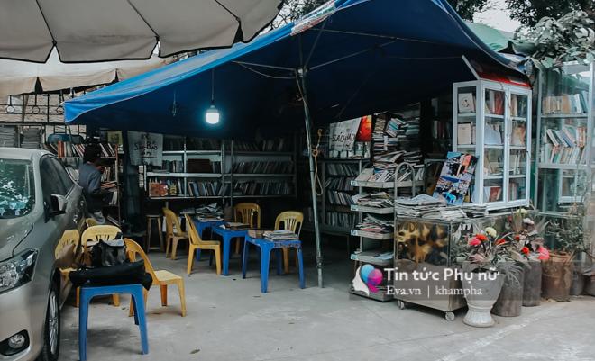 Bà giáo già góp nhặt hàng nghìn cuốn sách báo cũ mở thư viện ngoài trời…miễn phí - 1
