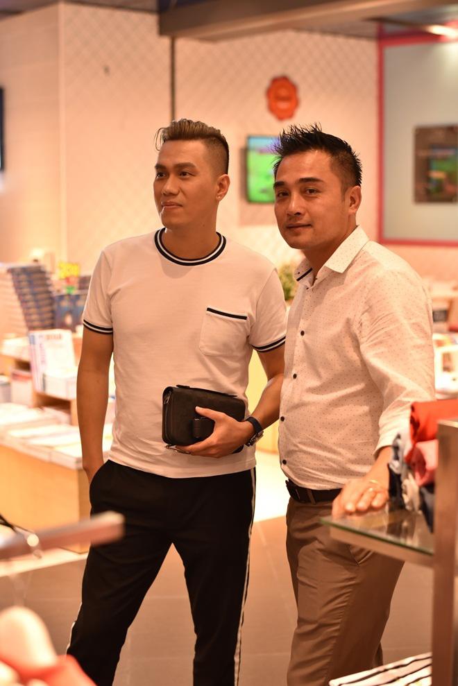 Bất ngờ với hình ảnh cựu tuyển thủ lừng danh Huỳnh Đức bên Việt Anh amp;#34;Người phán xửamp;#34; - 14