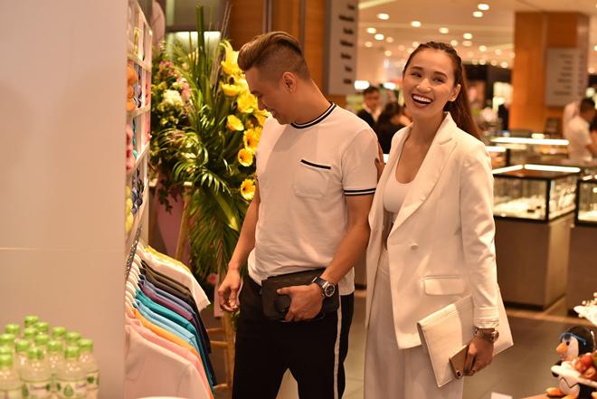 Bất ngờ với hình ảnh cựu tuyển thủ lừng danh Huỳnh Đức bên Việt Anh amp;#34;Người phán xửamp;#34; - 16