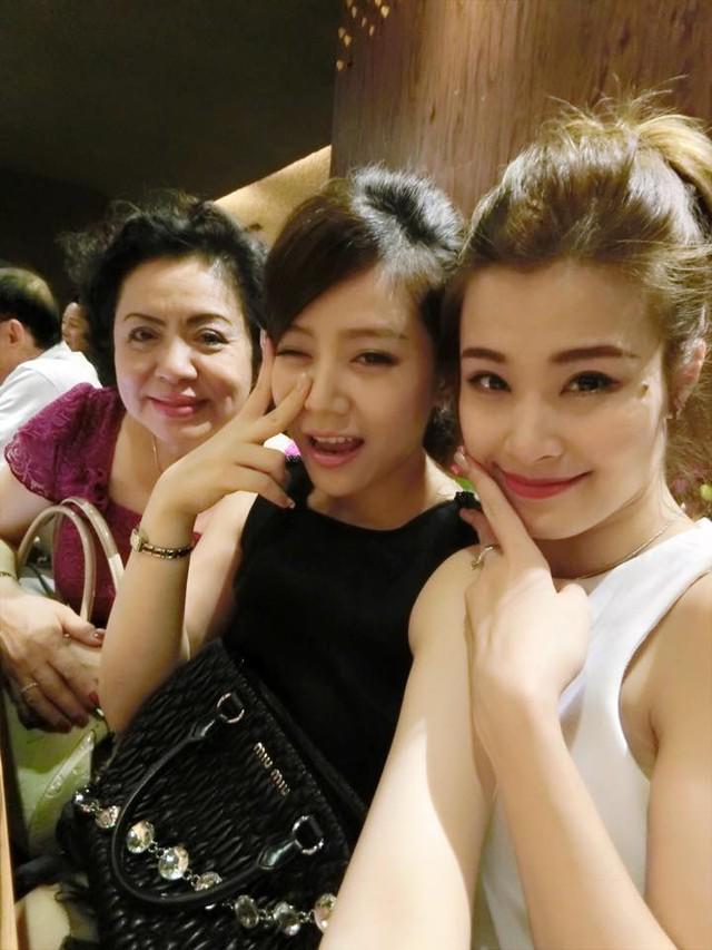 Đông Nhi thân thiết với gia đình Ông Cao Thắng trong dịp sinh nhật mẹ bạn trai - 4