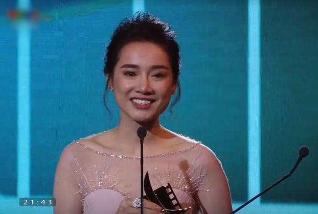 Sau ồn ào đời tư, Nhã Phương bật khóc: amp;#34;Giải Cánh diều vàng là phao cứu sinh của tôiamp;#34; - 1