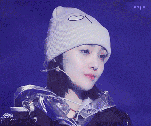 Sau nhiều năm bị chê phẫu thuật hỏng, mặt méo, người đẹp Vườn Sao Băng trở lại đẹp không ngờ - 1