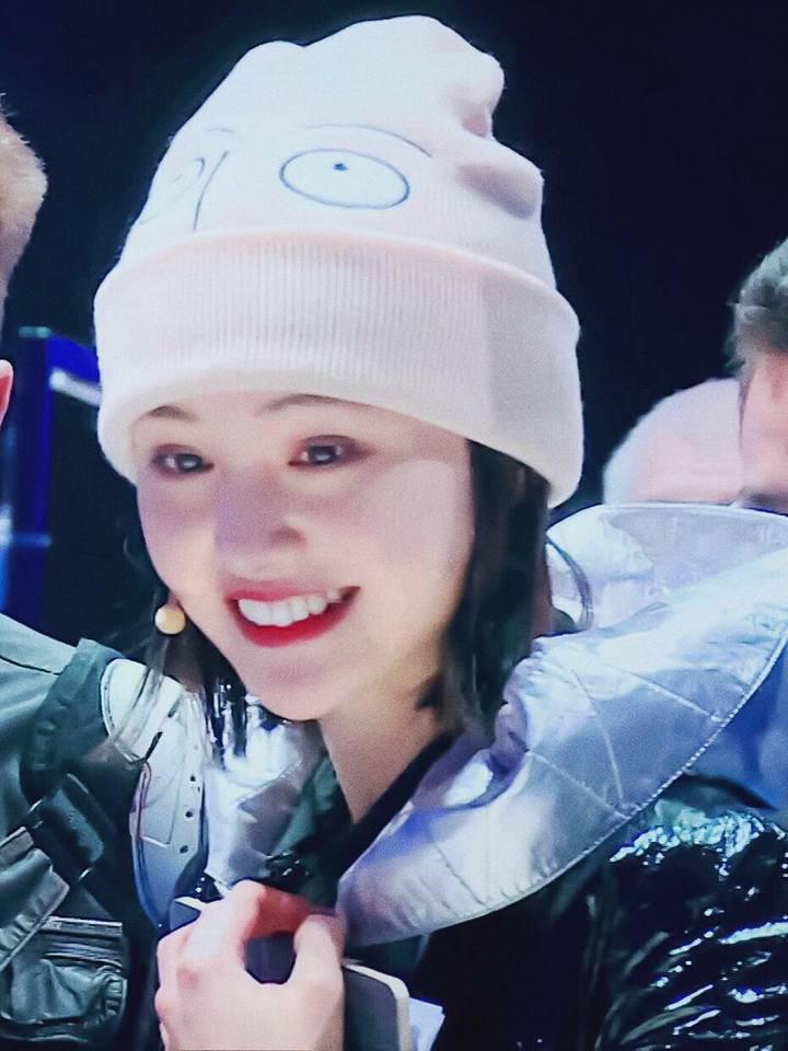 Sau nhiều năm bị chê phẫu thuật hỏng, mặt méo, người đẹp Vườn Sao Băng trở lại đẹp không ngờ - 7