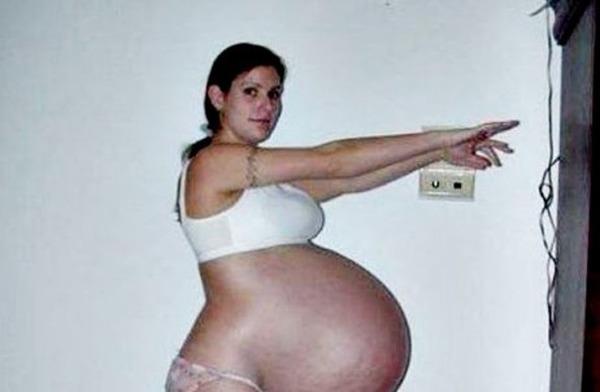 Những kiểu dáng bụng bầu đặc biệt nhất khiến ai cũng phải sửng sốt - 7