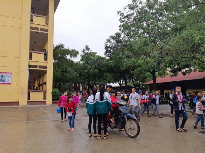 Bắt khẩn cấp thầy giáo bị “tố” dâm ô 9 học sinh tiểu học - 1