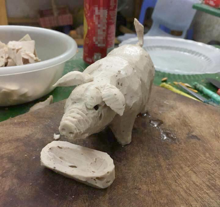 Rảnh rỗi đem giò ra tạc lợn, anh chàng khiến dân mạng xôn xao vì quá khéo tay - 3