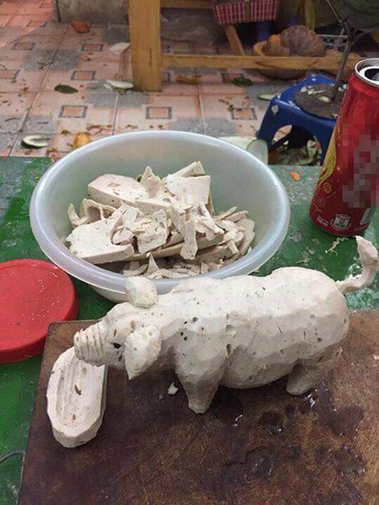 Rảnh rỗi đem giò ra tạc lợn, anh chàng khiến dân mạng xôn xao vì quá khéo tay - 2