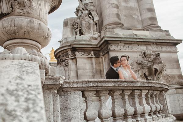 Thuyền lật úp giữa dòng, chàng liều mình cứu nàng và cuộc tình định mệnh của cặp đôi xa quê - 9