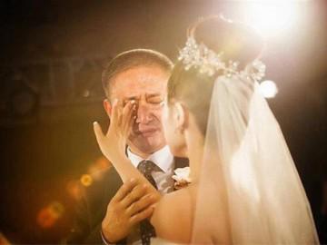 Câu nói của bố vợ trong đám cưới khiến con rể quỳ gối, ai nghe cũng phải rơi nước mắt
