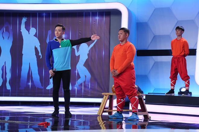 Cùng cảnh phải xa chồng, Việt Hương bật khóc trước vợ của chàng hát rong khiếm thị - 4