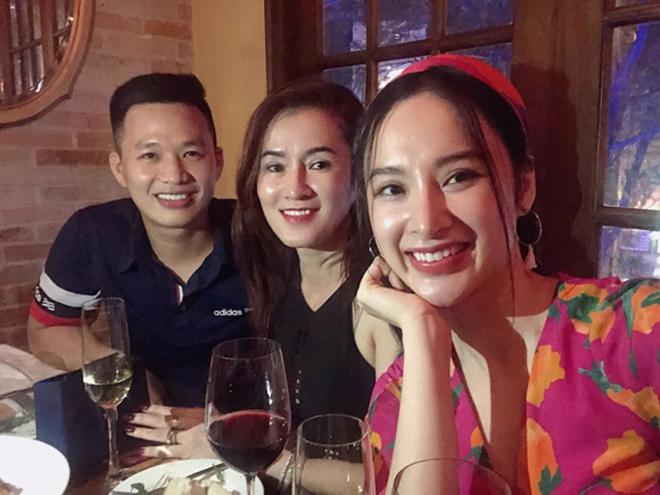 Mẹ Angela Phương Trinh amp;#34;khoeamp;#34; vẻ ngoài trẻ trung bất ngờ - 5