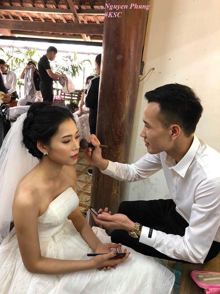 Trang điểm cho vợ trong ngày cưới, anh chồng trở thành hiện tượng MXH sau một đêm! - 1