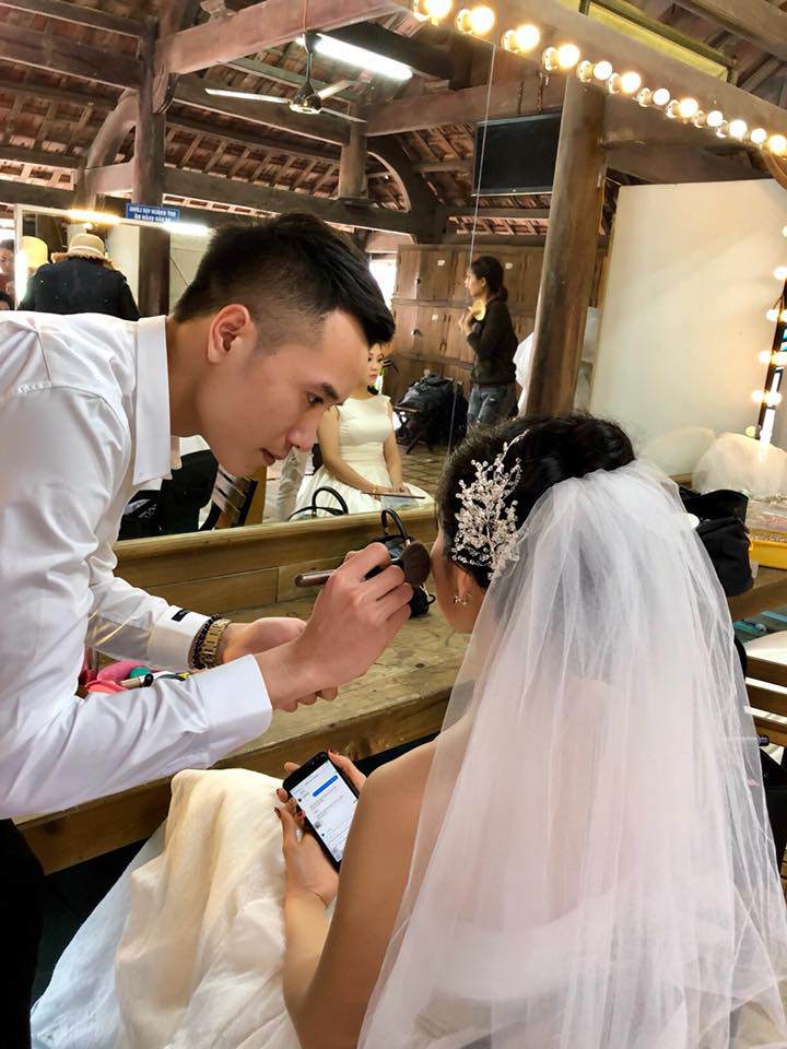 Trang điểm cho vợ trong ngày cưới, anh chồng trở thành hiện tượng MXH sau một đêm! - 2