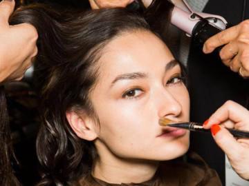 3 cách đánh kem nền phù phép làn da của bạn