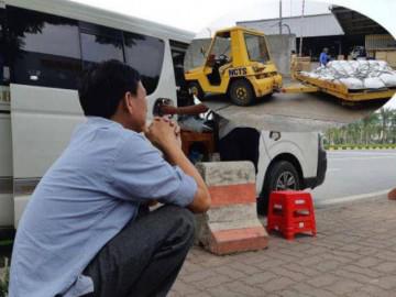 Cô gái Việt đột tử tại Nhật: Người cha bật khóc khi thấy con phủ trắng nilon về sân bay