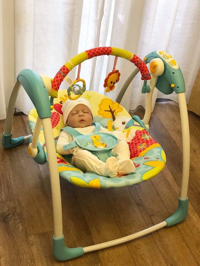 Lý giải cơn sốt nôi ru ngủ tự động của các bà mẹ trẻ - 1