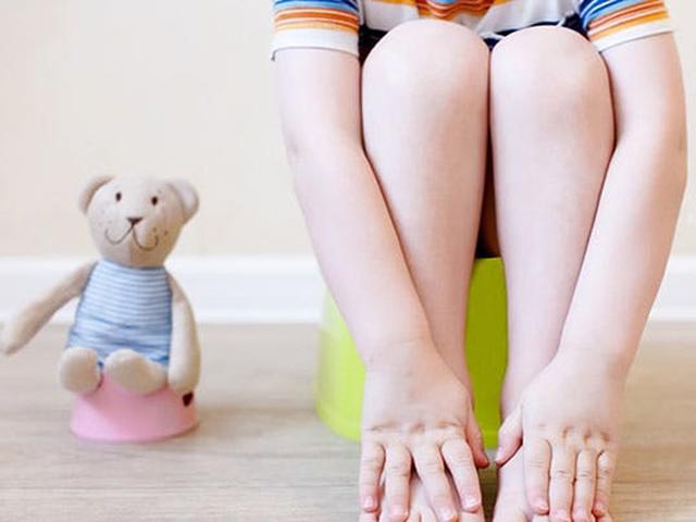 8 mẹo hay giúp bé tự giác ngồi bô, mẹ không phải cáu