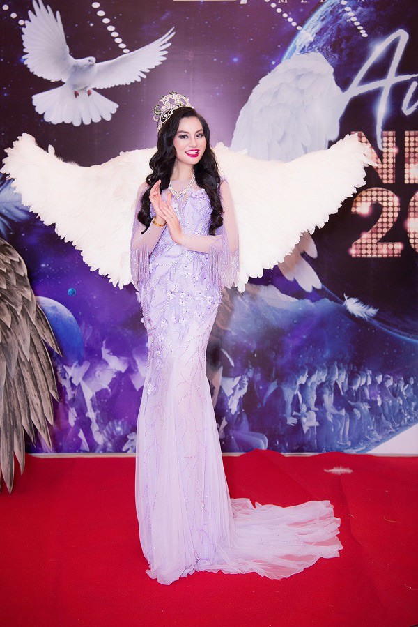 Nữ hoàng Sắc đẹp Doanh nhân Trần Huyền Nhung làm vedette trong đêm Angel Night 2018 - 6