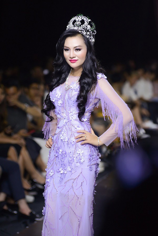 Nữ hoàng Sắc đẹp Doanh nhân Trần Huyền Nhung làm vedette trong đêm Angel Night 2018 - 7