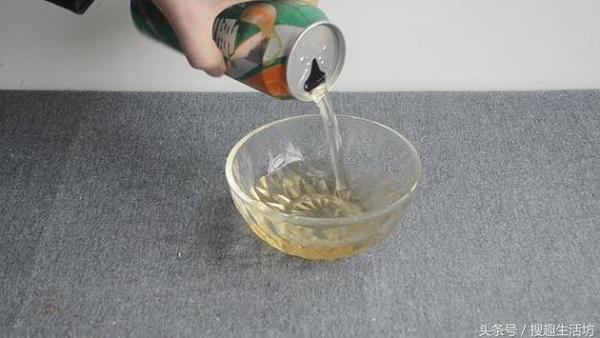 co gai do muoi vao lon bia thua, khong ngo "che" ra thu huu ich the nay - 2