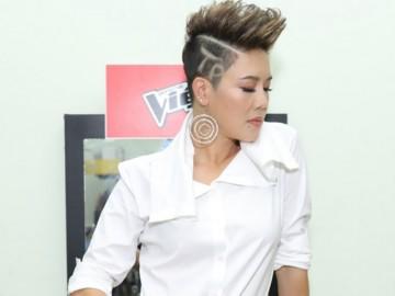 Vừa trở lại The Voice, Thu Phương đã gây sốc vì quá nổi loạn