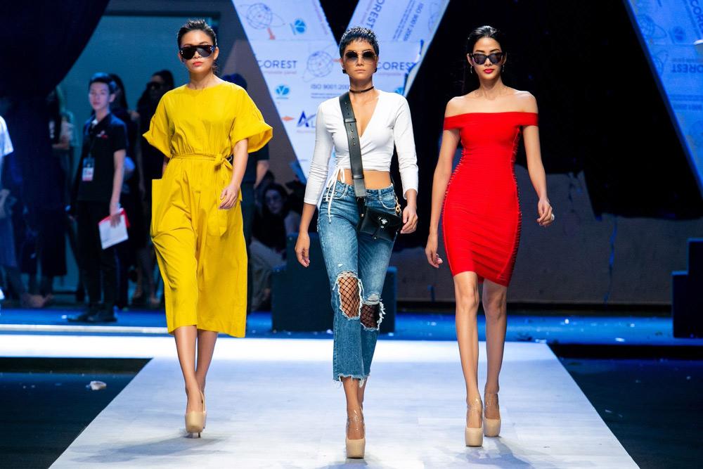 HOT: Hamp;#39;Hen, Hoàng Thùy, Mâu Thủy cùng tái xuất trên sàn catwalk VIFW 2018! - 5