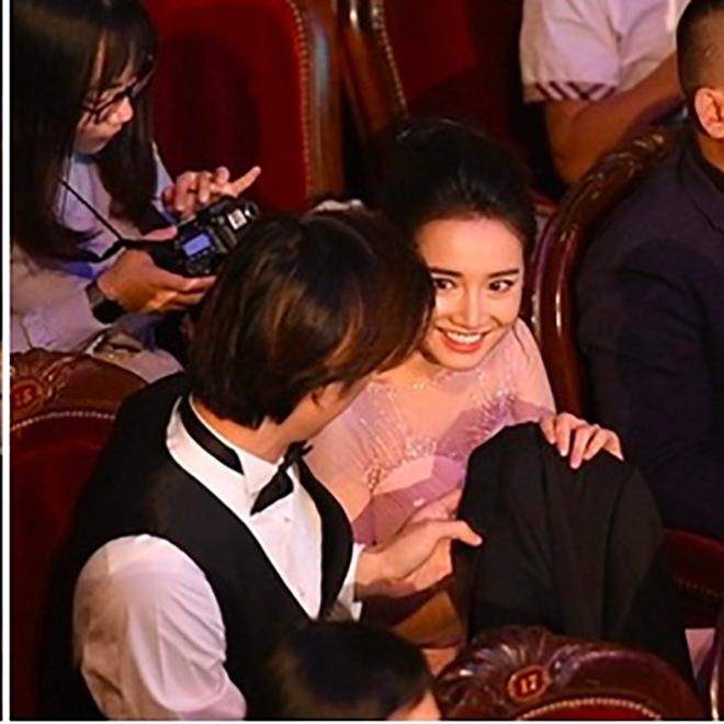 Nhã Phương bật khóc trước tin đồn chia tay Trường Giang, yêu Nhan Phúc Vinh - 1