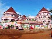 Xuất hiện ngôi trường hồng rực như “lâu đài Hello Kitty” ngoài đời thực khiến dân tình xôn xao