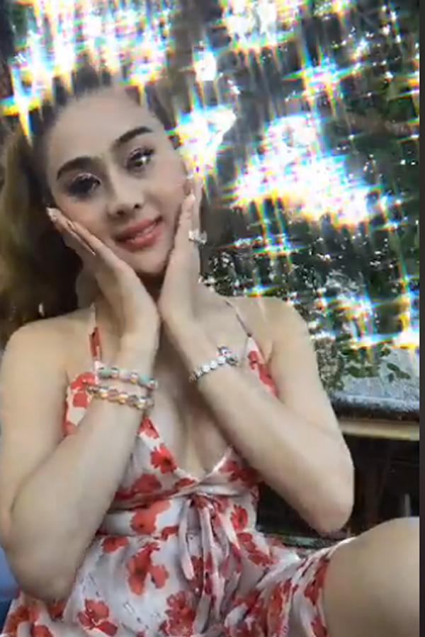 amp;#34;Nữ hoàng chuyển giớiamp;#34; Lâm Khánh Chi để lộ diện mạo kém sắc trên livestream - 3