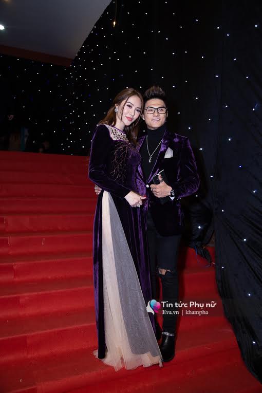 Mặc kệ Trường Giang - Nam Em, Nhã Phương diện áo dài, xuất hiện trên thảm đỏ VIFW 2018 - 10