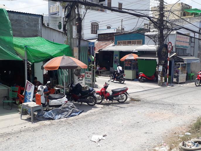 Lùm xùm chuyện cô giáo mắng học sinh là “đồ quỷ”, thầy giáo choàng vai nữ sinh - 3