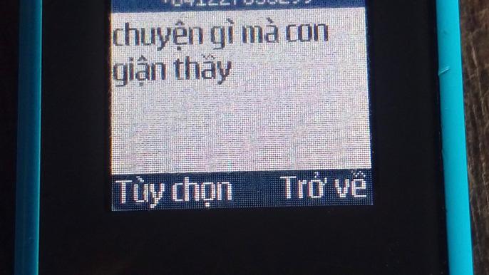 Lùm xùm chuyện cô giáo mắng học sinh là “đồ quỷ”, thầy giáo choàng vai nữ sinh - 4