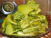 Bếp Eva - Hiểm họa từ thói quen  muối dưa, muối cà bằng thùng sơn của các bà nội trợ