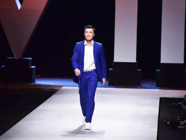 Spotlight đêm cuối VIFW hoàn toàn thuộc về vedette Bùi Tiến Dũng!