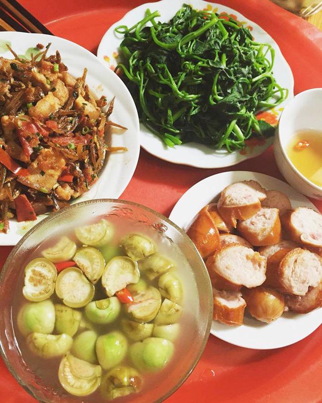 Vợ đảm ngày nào cũng vào bếp nấu nhiều bữa ăn ngon khiến chồng tăng 3kg sau cưới - 3