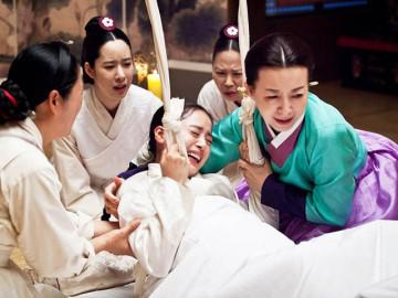 Hãy quên những gì bạn thấy trên phim đi, đau đẻ ngoài đời thực khác   một trời một vực  !