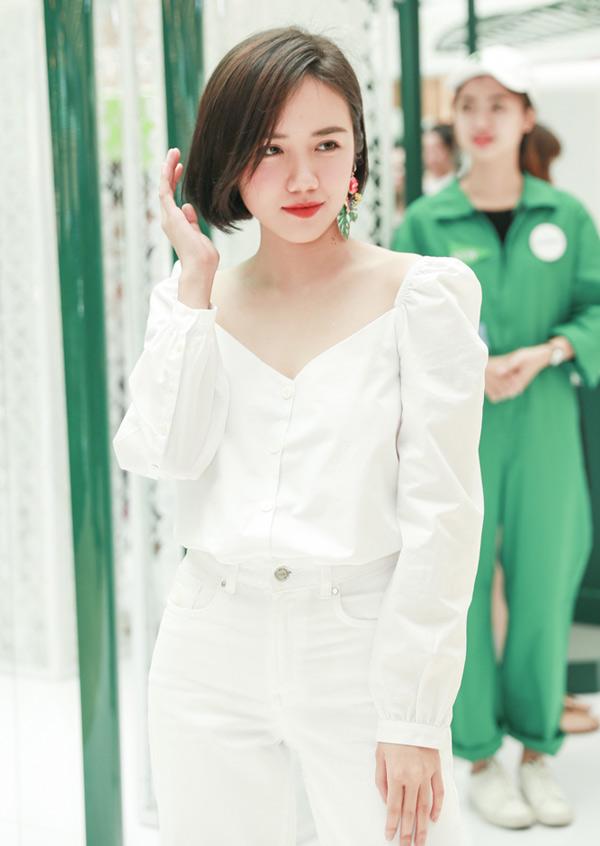 Bạn đã có áo sơ mi cổ vuông hot nhất hè như Hà Hồ chưa? - 2